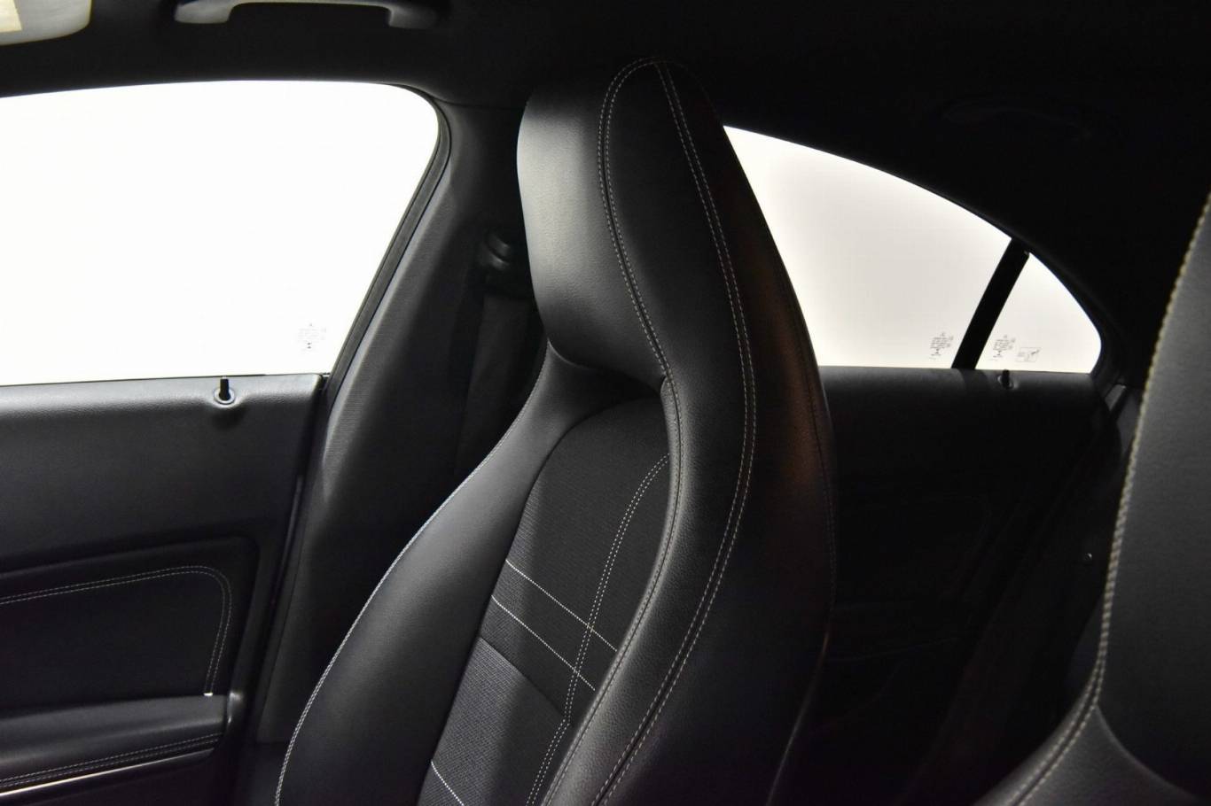 MERCEDES-BENZ CLA 200 25