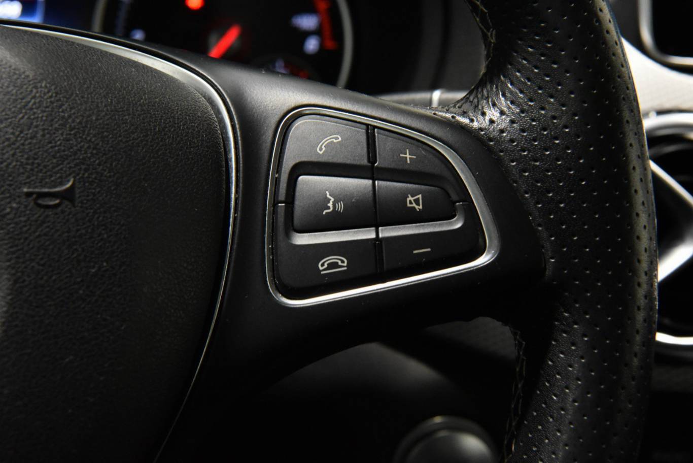 MERCEDES-BENZ B 180 8