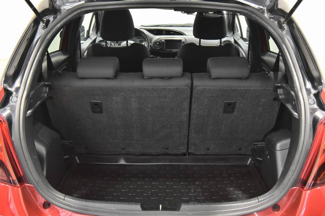 TOYOTA Yaris 54