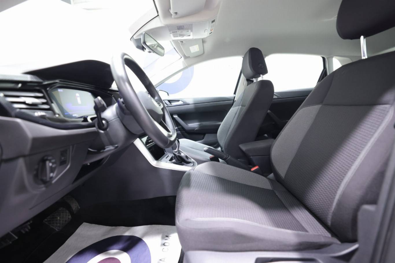VOLKSWAGEN Polo 20