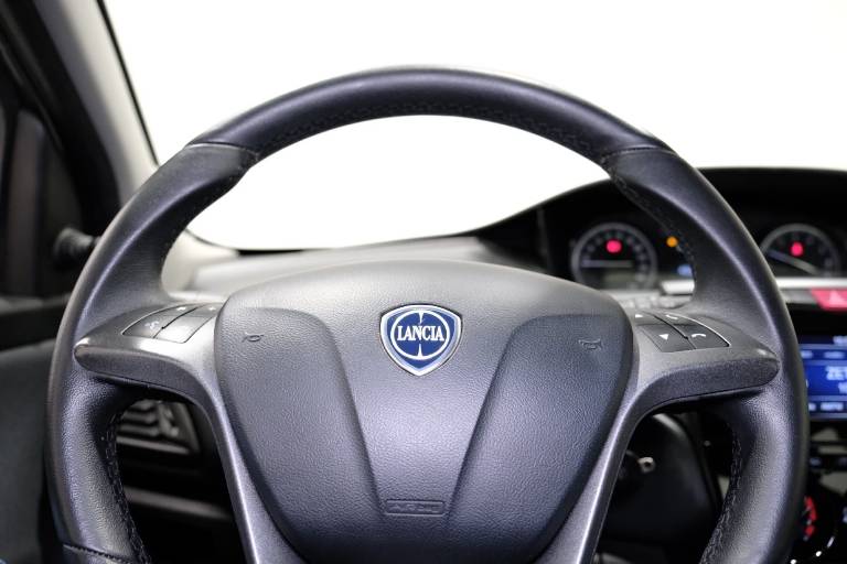 LANCIA Ypsilon 7