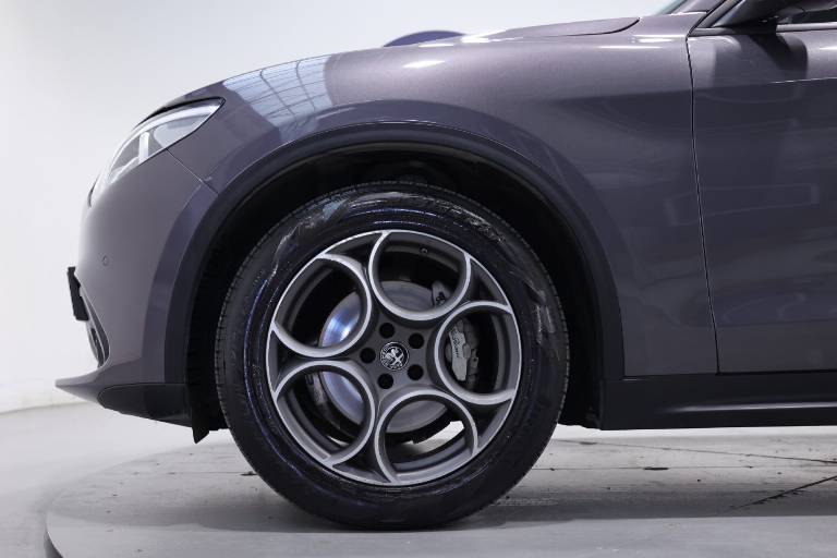 ALFA ROMEO Stelvio 18