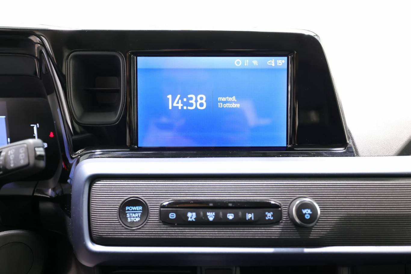 FORD Tourneo Courier 9