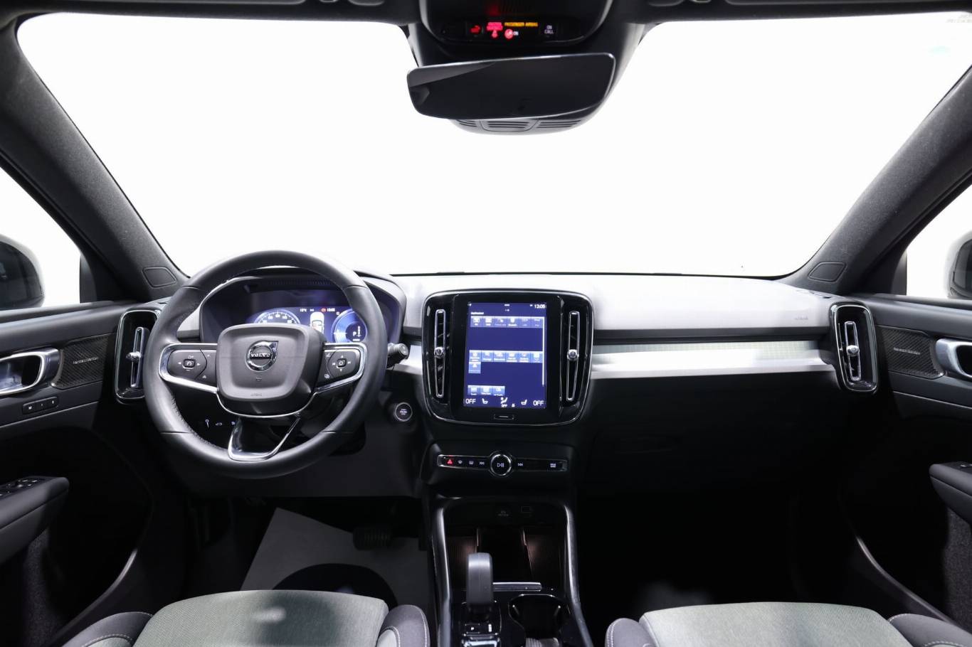 VOLVO XC40 10