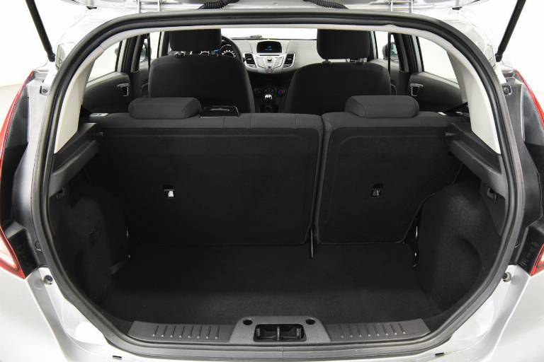 FORD Fiesta 13