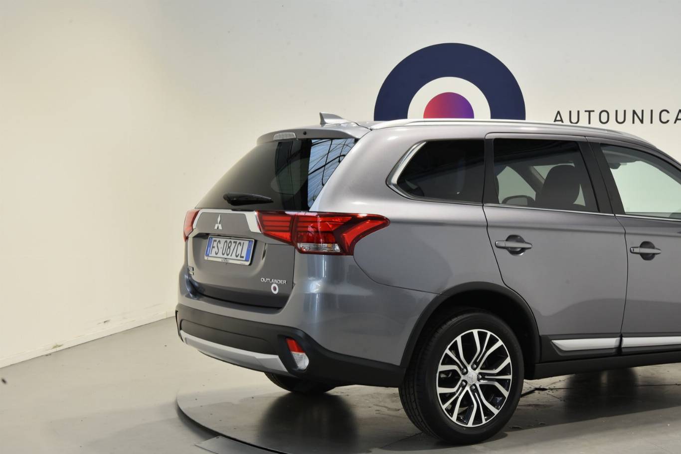 MITSUBISHI Outlander 16