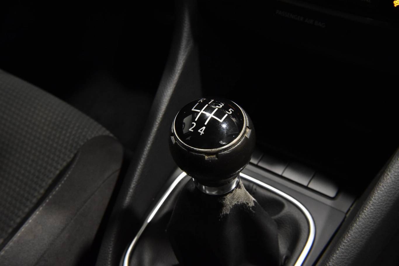 VOLKSWAGEN Golf Variant 29