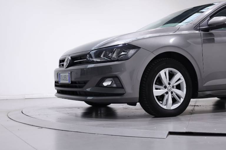VOLKSWAGEN Polo 39