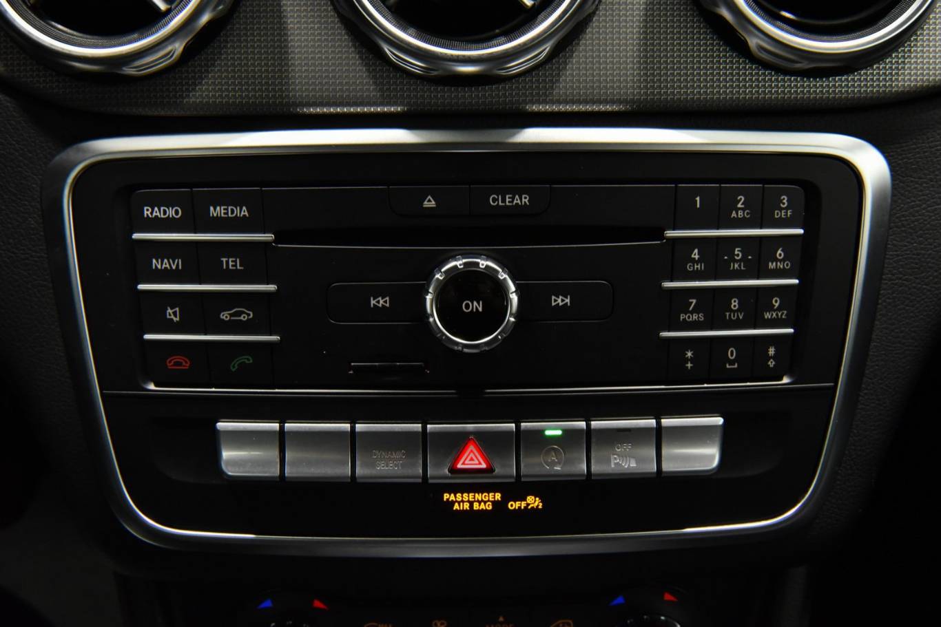 MERCEDES-BENZ GLA 200 44