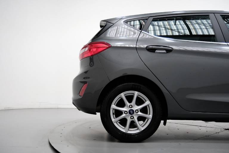 FORD Fiesta 47