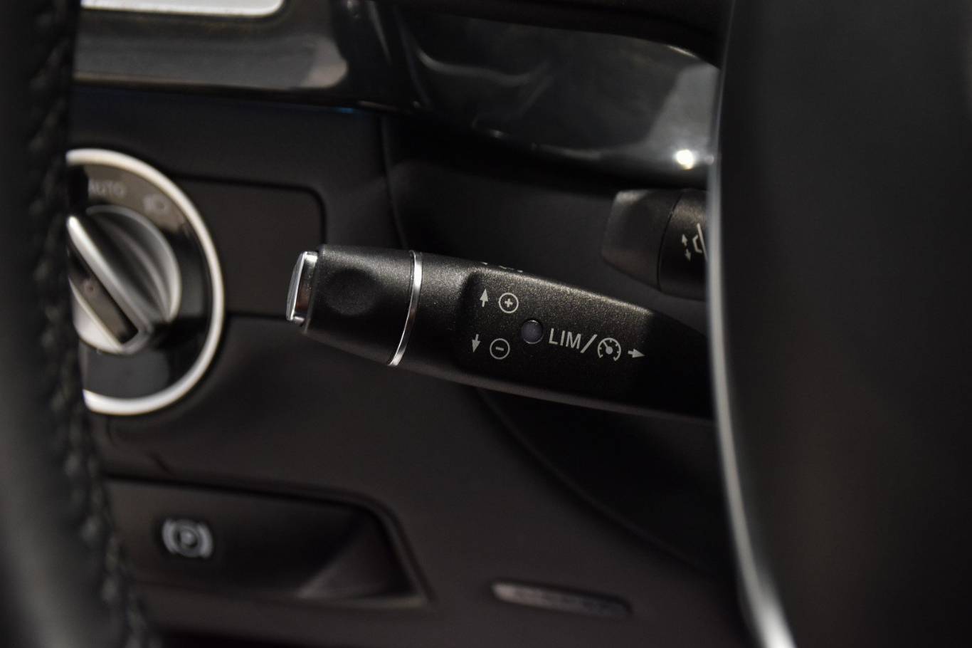 MERCEDES-BENZ CLS 250 31