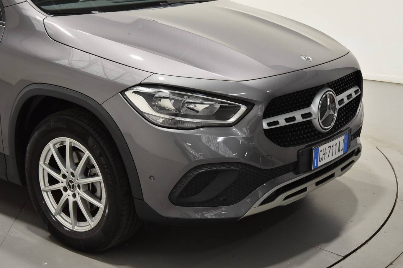 MERCEDES-BENZ GLA 180 37