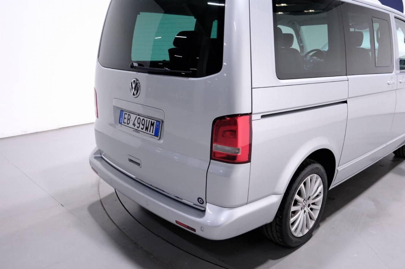 VOLKSWAGEN T5 Multivan 81