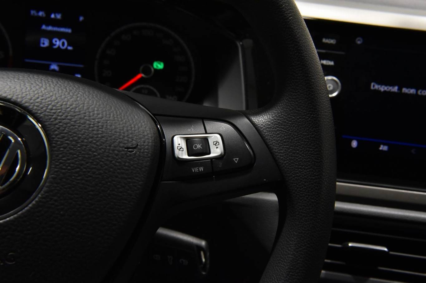 VOLKSWAGEN Polo 23
