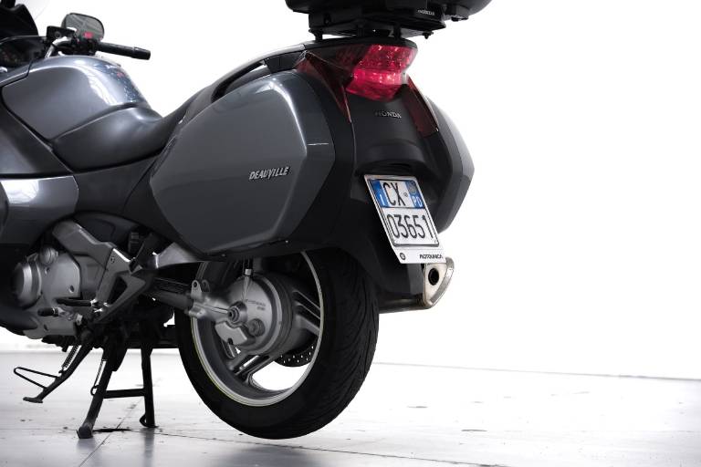 HONDA Deauville 700 14