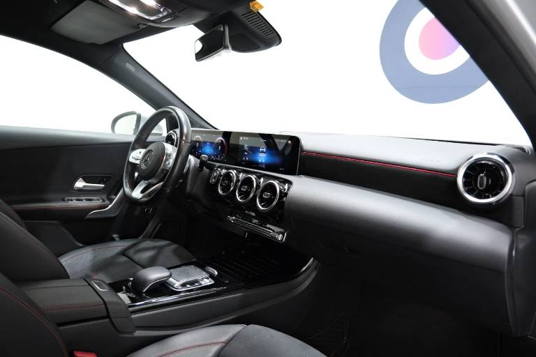 MERCEDES-BENZ A 180 57