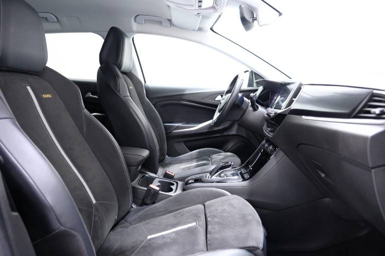 OPEL Grandland 57