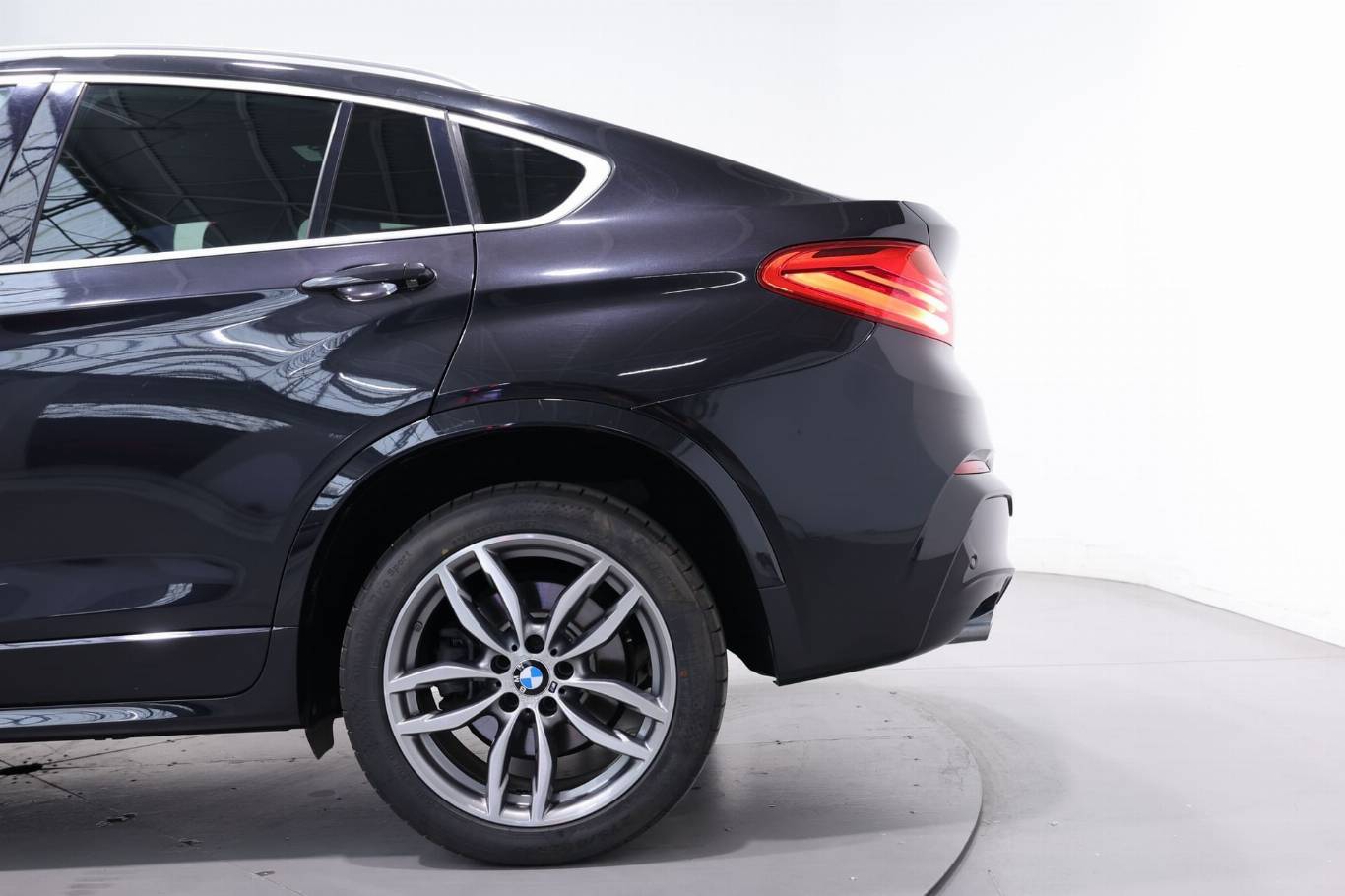 BMW X4 44