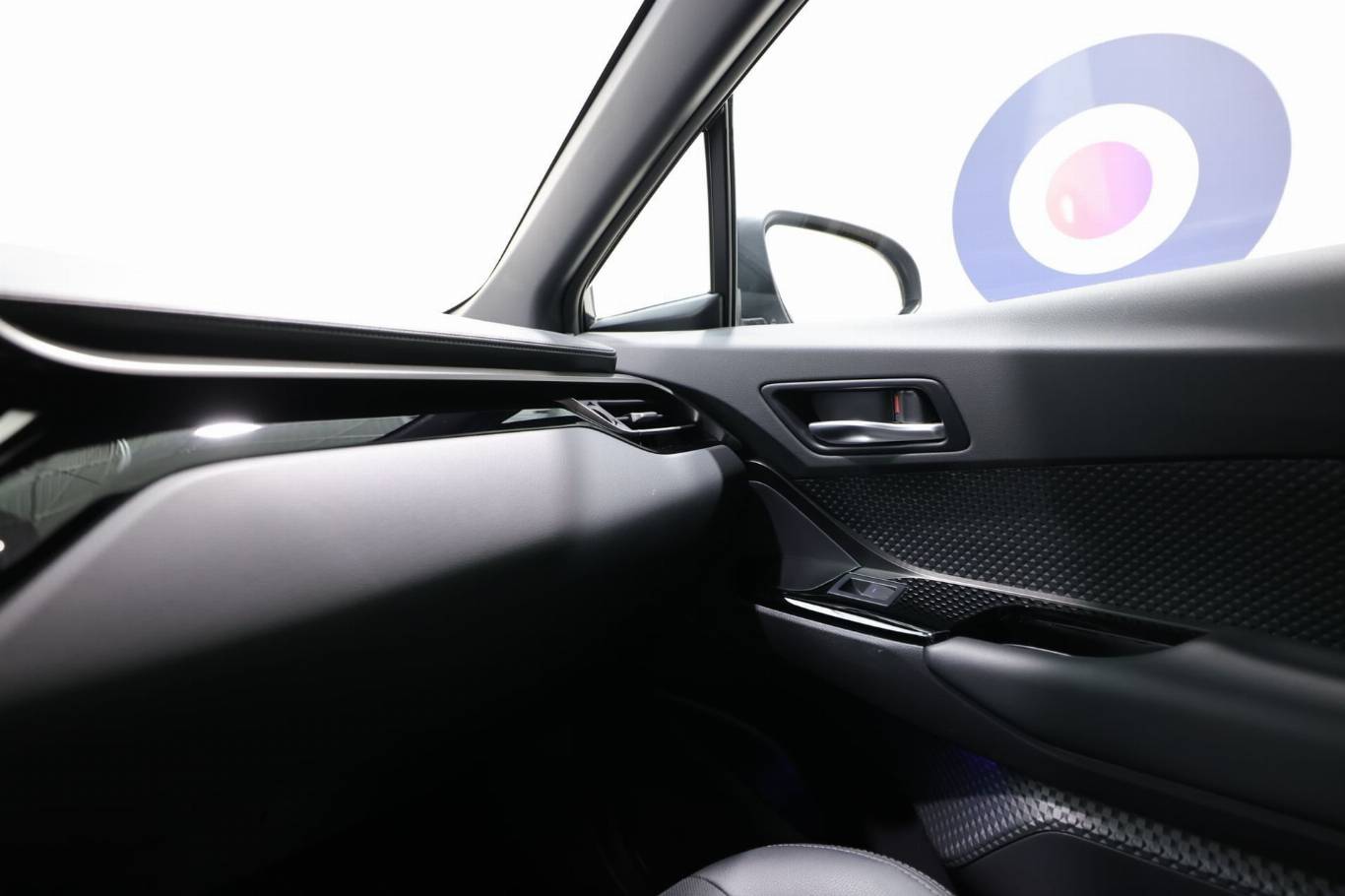 TOYOTA C-HR 39