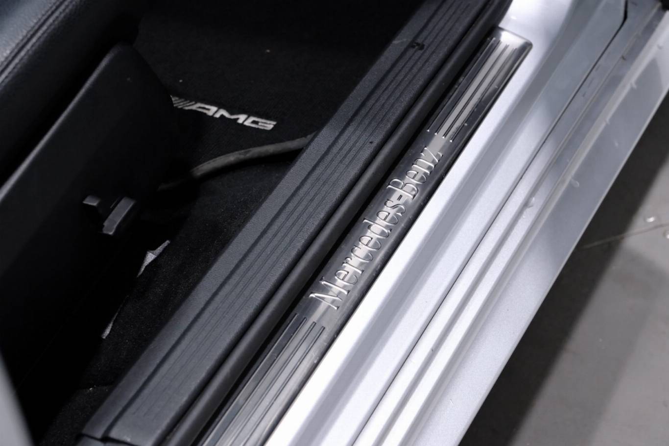 MERCEDES-BENZ E 250 73