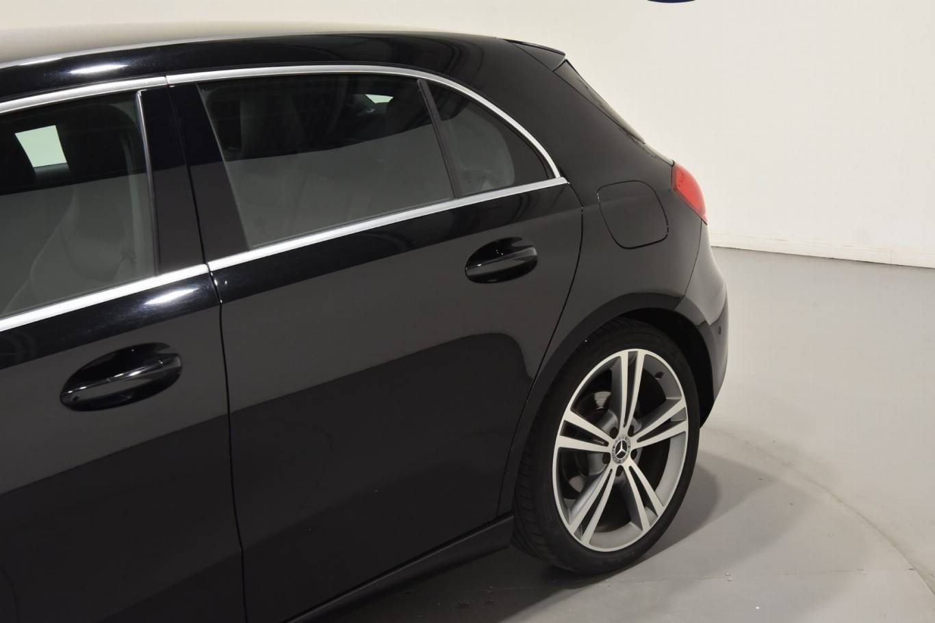 MERCEDES-BENZ A 180 38