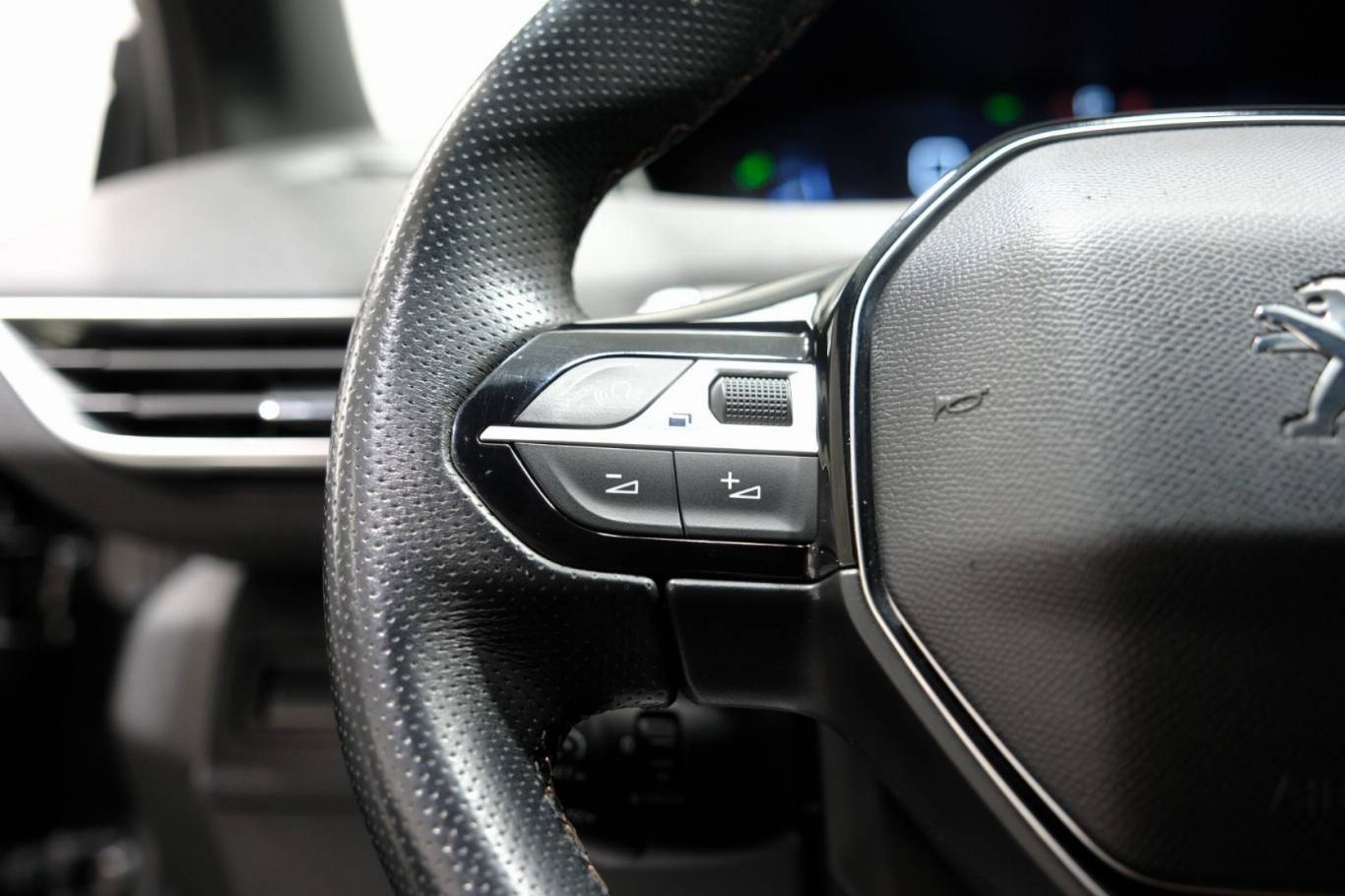 PEUGEOT 3008 21