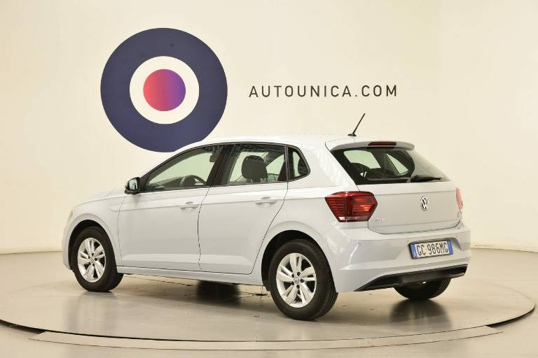 VOLKSWAGEN Polo 2