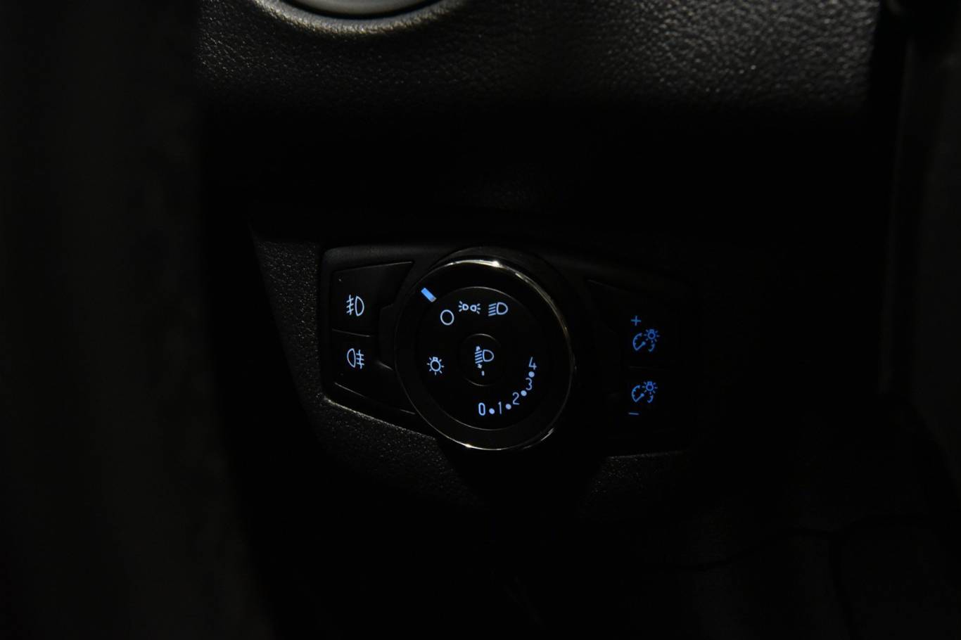 FORD Tourneo Courier 11