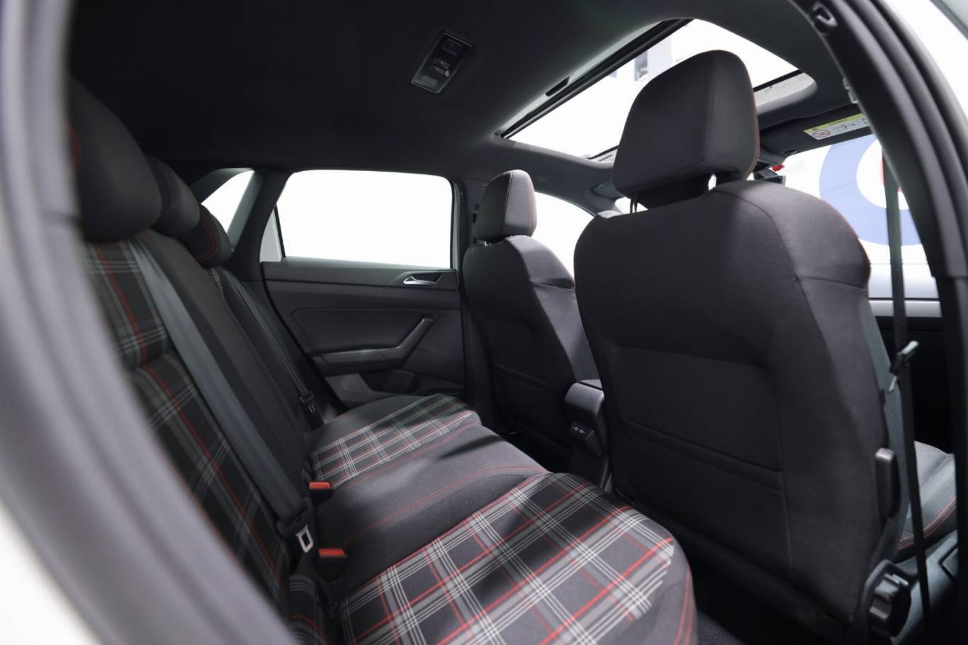 VOLKSWAGEN Polo GTI 47