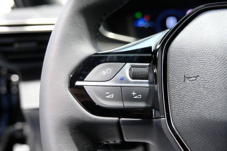 PEUGEOT 2008 27