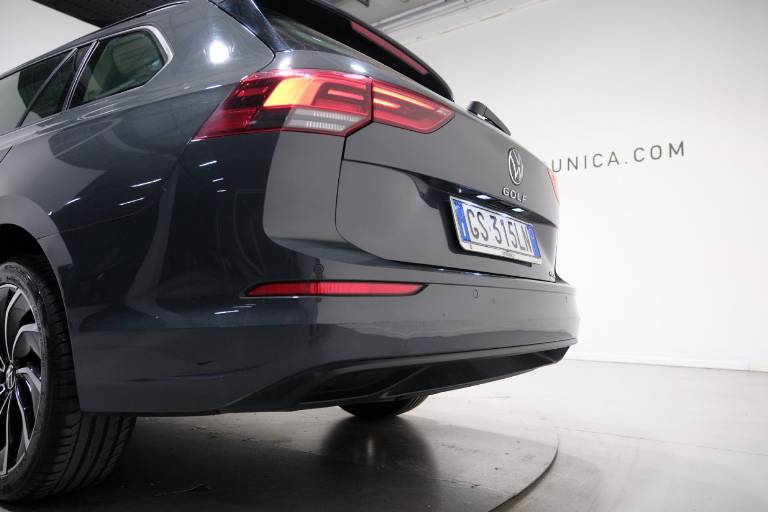 VOLKSWAGEN Golf Variant 44