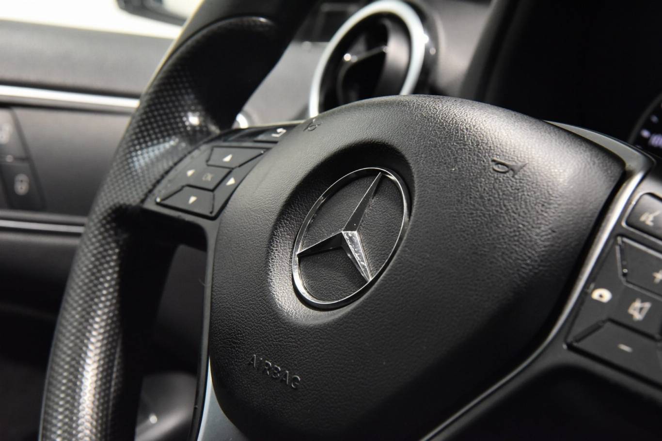 MERCEDES-BENZ B 180 8