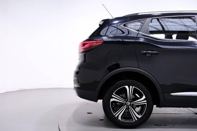 MG ZS 48