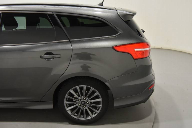FORD Focus 44