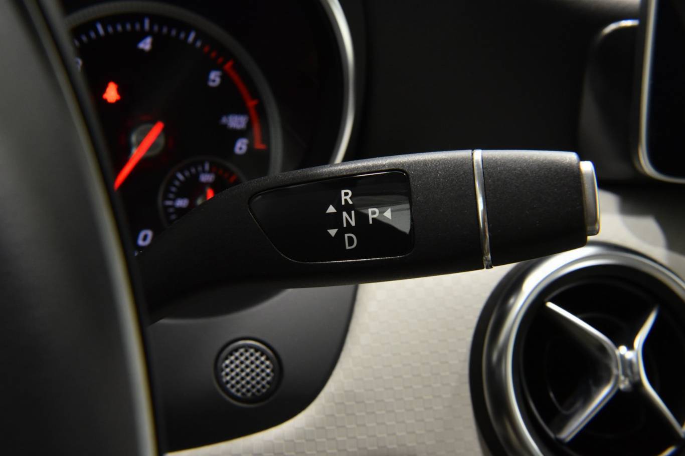 MERCEDES-BENZ A 200 10