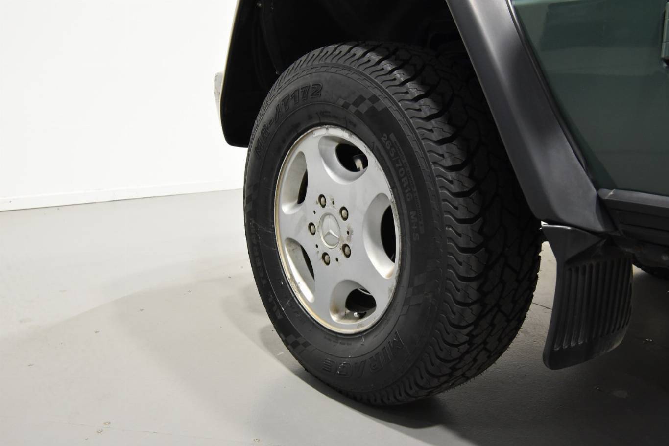 MERCEDES-BENZ G 320 9