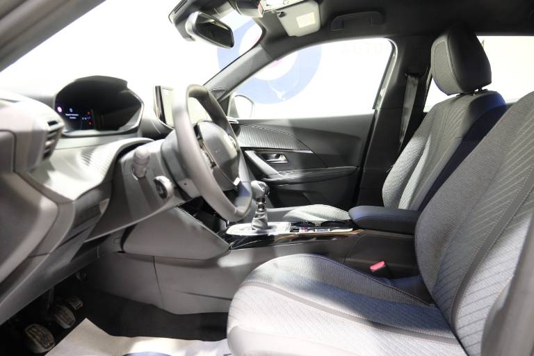 PEUGEOT 2008 21