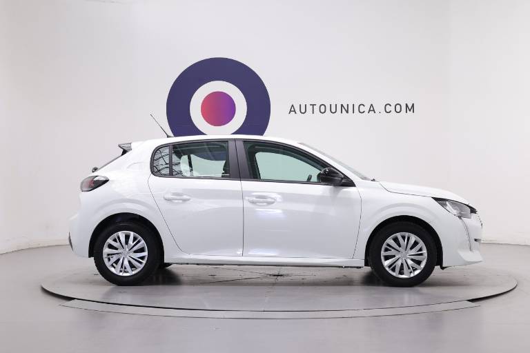 PEUGEOT 208 4