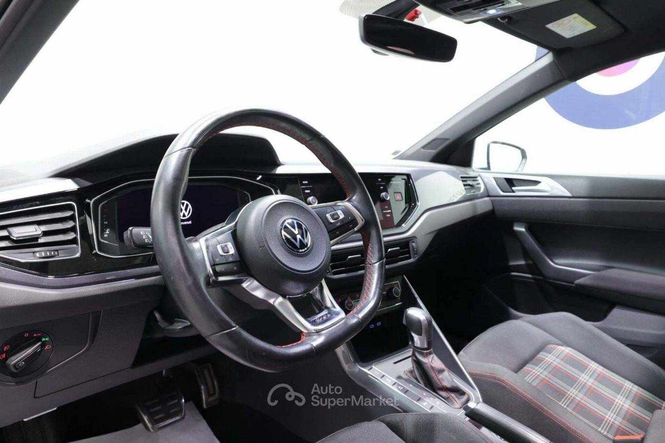 VOLKSWAGEN Polo 5