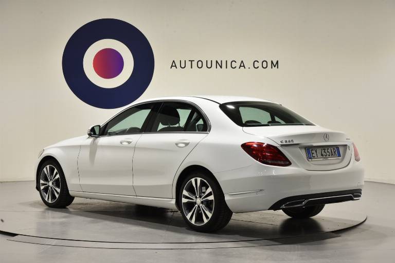 MERCEDES-BENZ C 220 2
