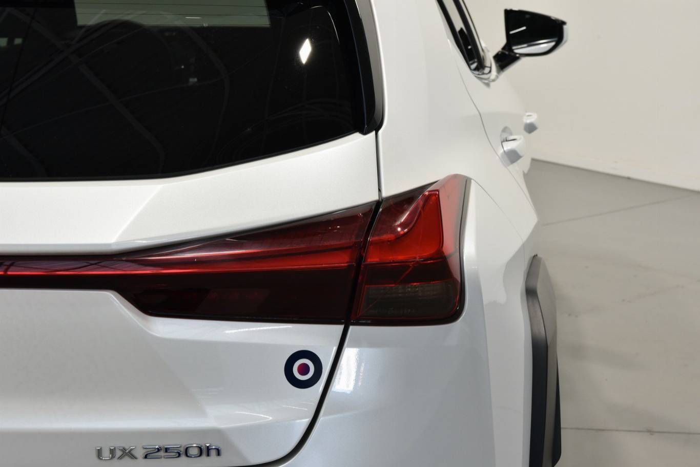 LEXUS UX 250h 19