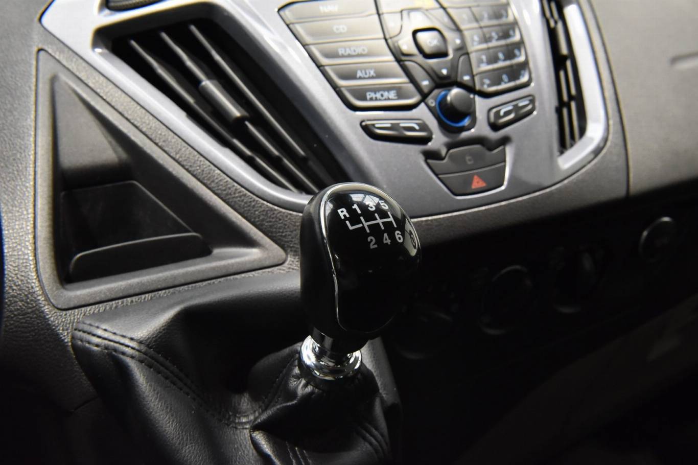 FORD Tourneo Custom 9