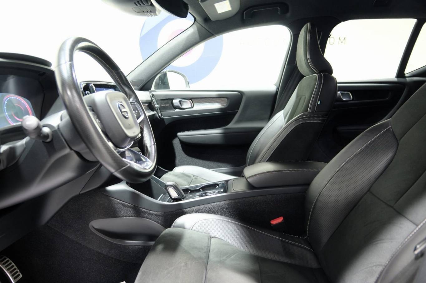 VOLVO XC40 14