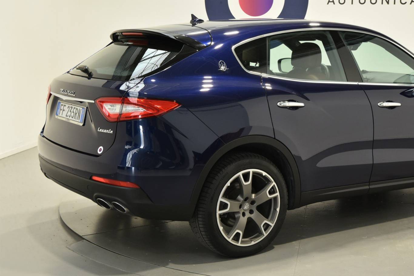 MASERATI Levante 18