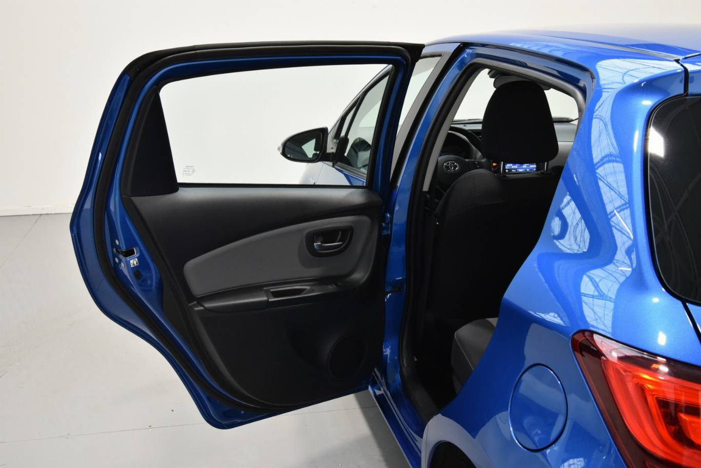 TOYOTA Yaris 41