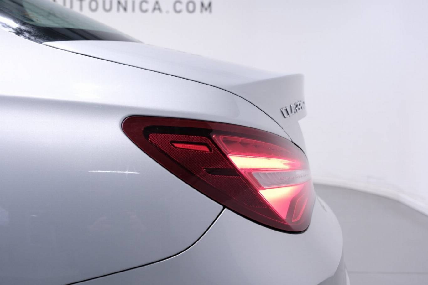 MERCEDES-BENZ CLA 220 46