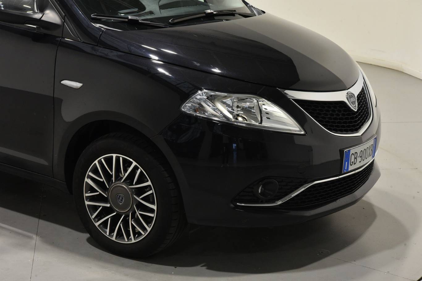 LANCIA Ypsilon 18