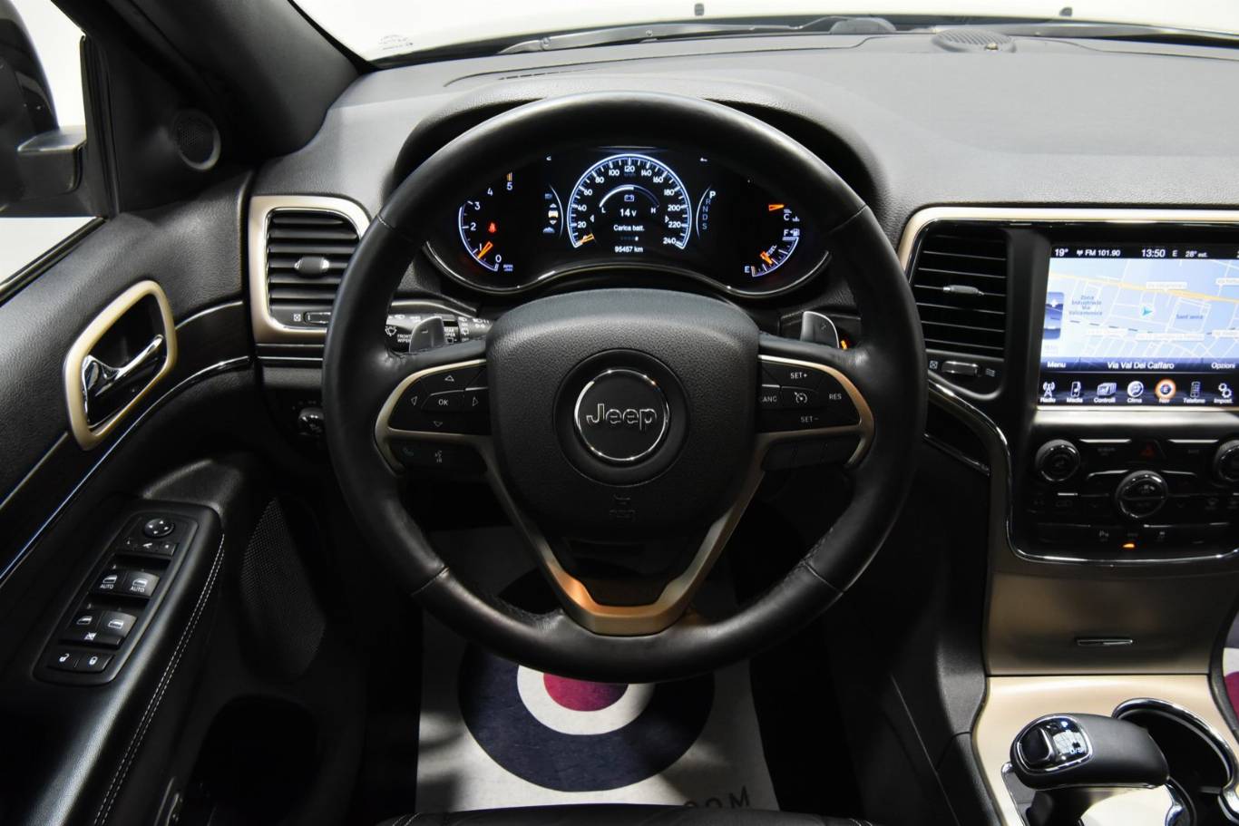 JEEP Grand Cherokee 23