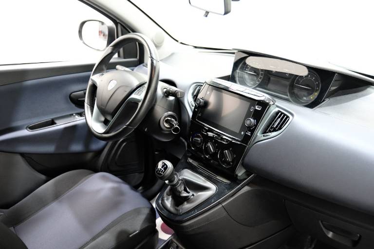 LANCIA Ypsilon 49