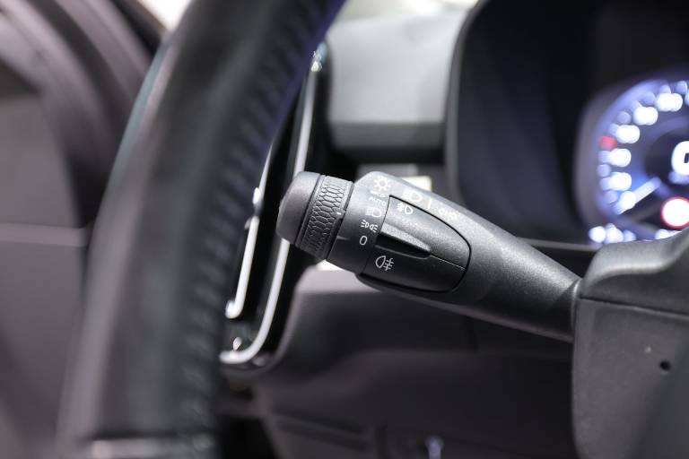 VOLVO XC40 22